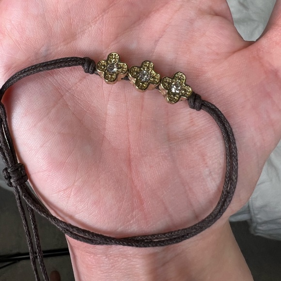 Shiny gold coloured bracelet - Picture 4 of 5